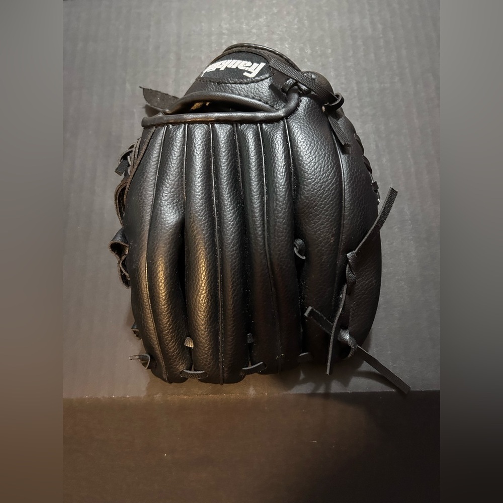 Franklin Sports 8.5" Performance Tee Ball Fielding Glove Right Hand Throw- Black